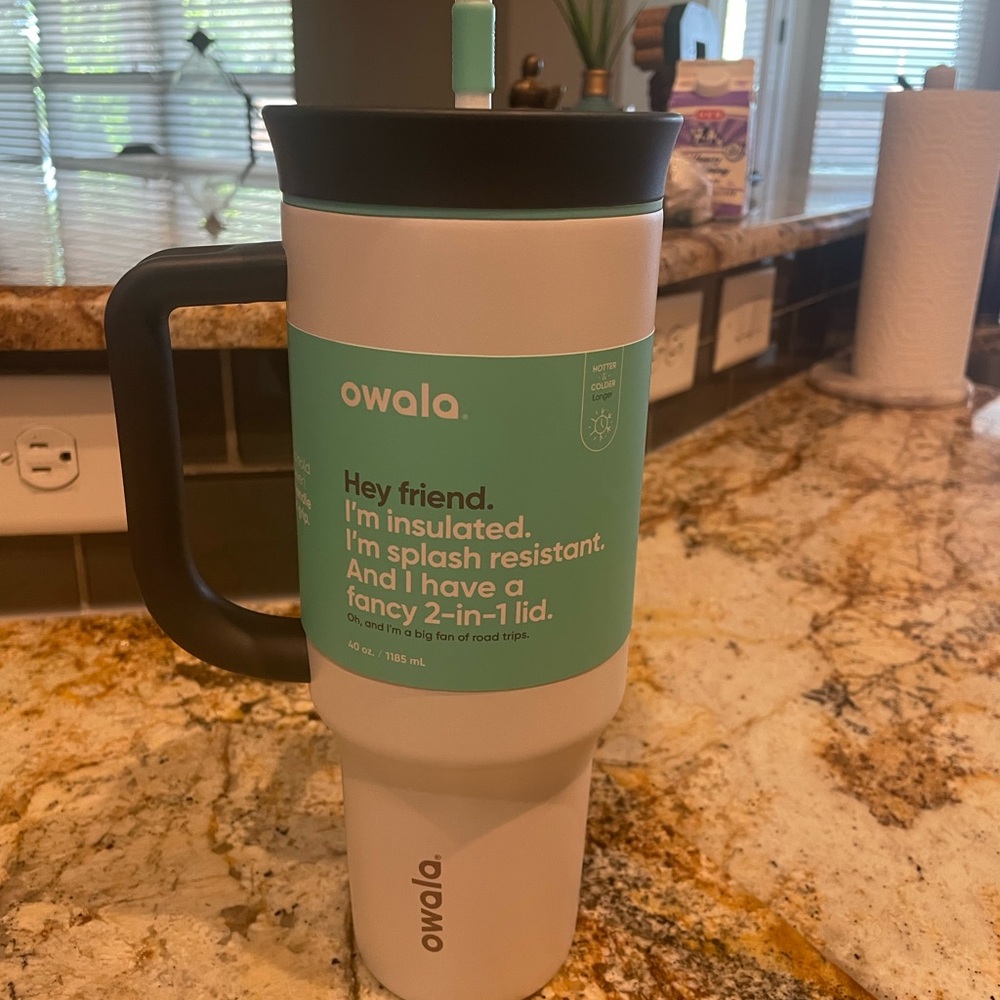 NWT Owala Insulated Travel Mug with Lid 40oz